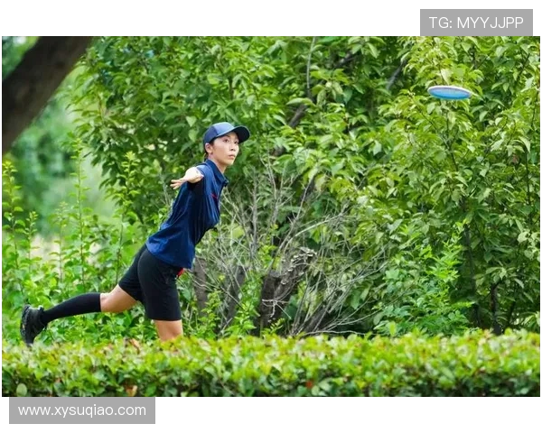 成都飞盘队在比赛中的快速转换与战术得失分析