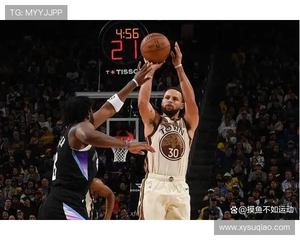 勇士与爵士季后赛第三场激战回顾球星表现与战术分析