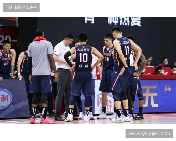 广州篮球队的比赛经验揭秘：从战术到团队协作的深度分析与探讨